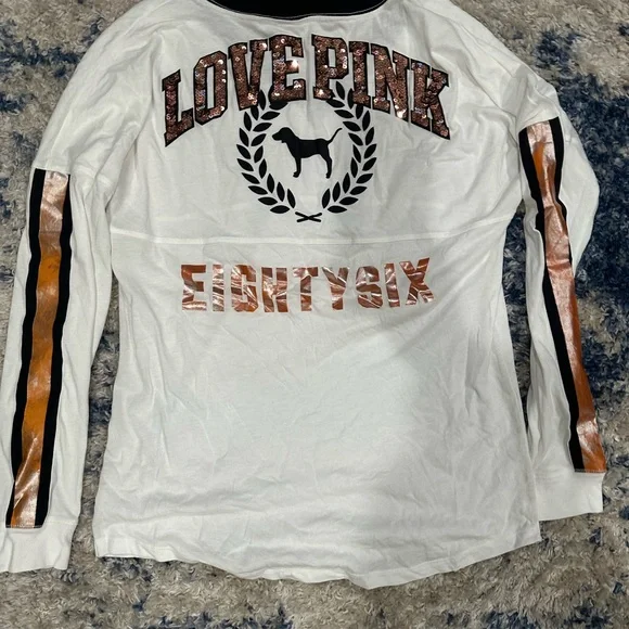 PINK Victoria's Secret White V-Neck Tee - Picture 6 of 11